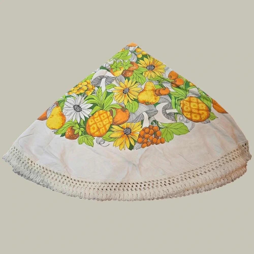 Vintage Round Tablecloth 70s Fruit Floral Print White Orange Good Crochet Fringe